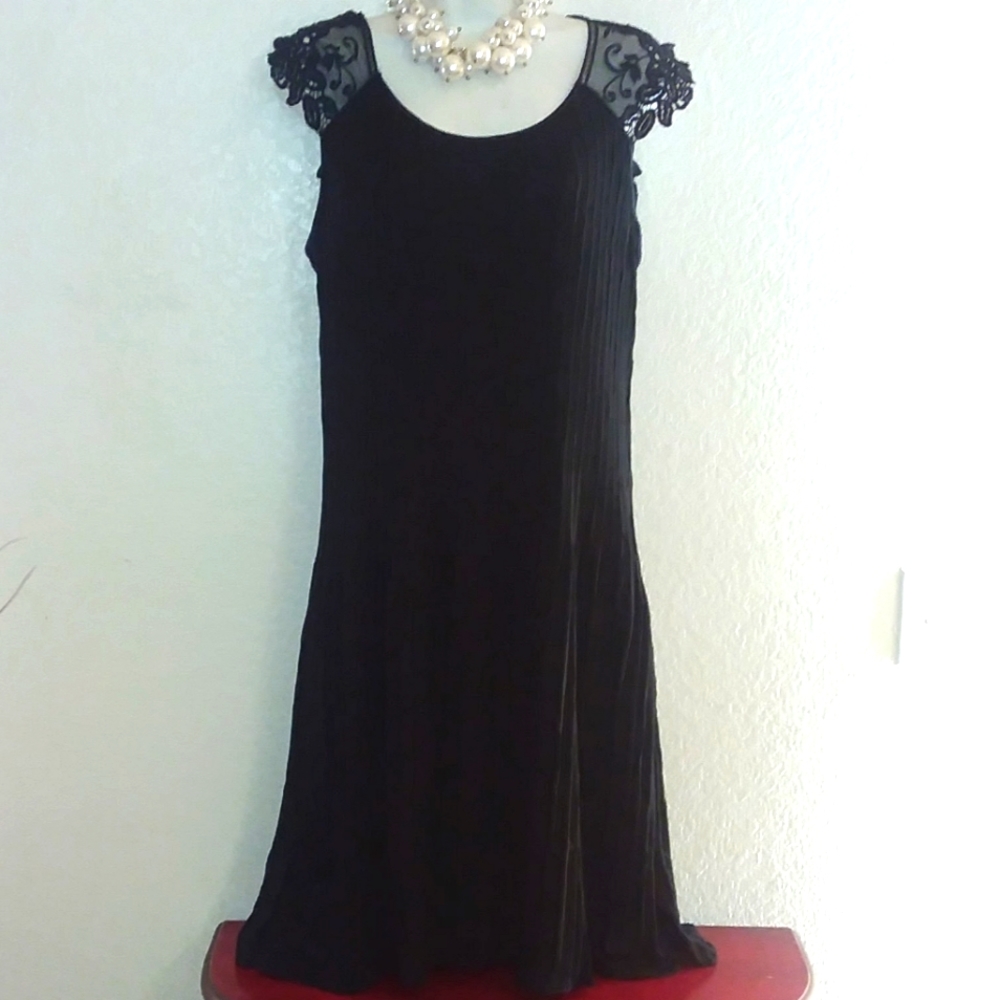 Robbie Bee Dress